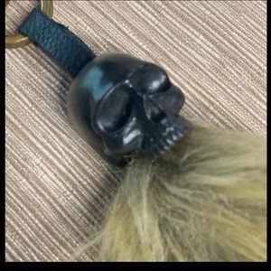 large skull and crossbones keychain with spectacular details